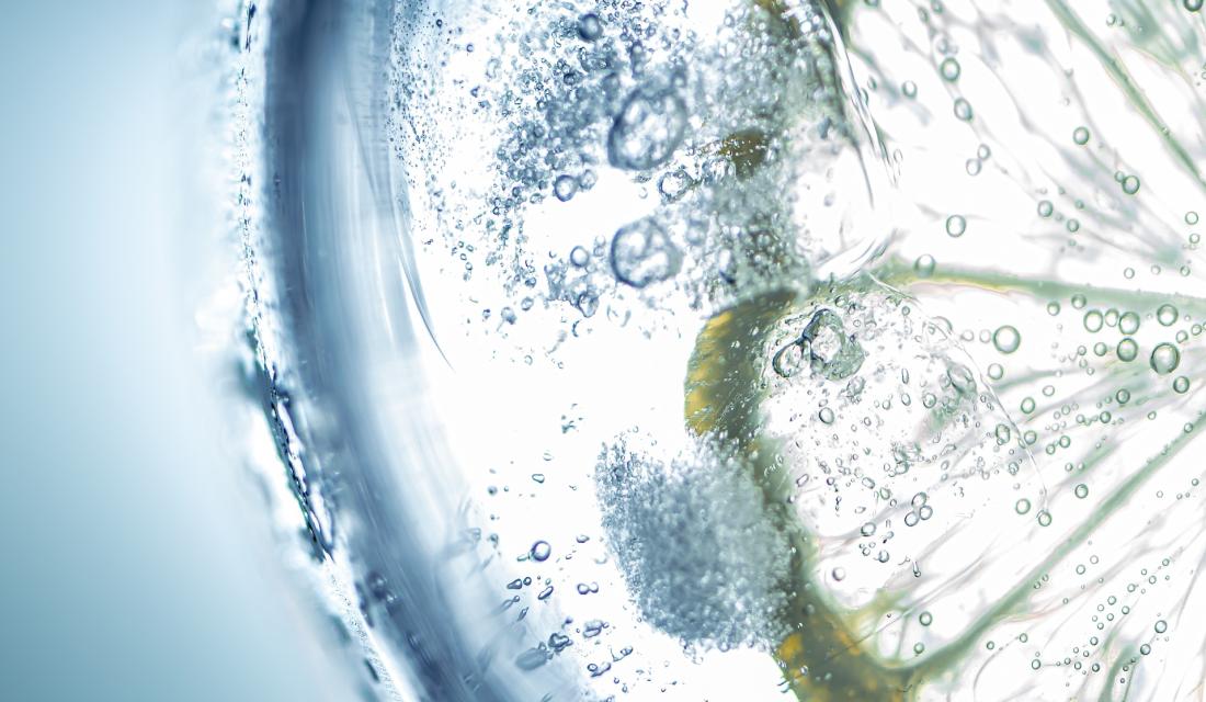 Wasser mit Zitrone