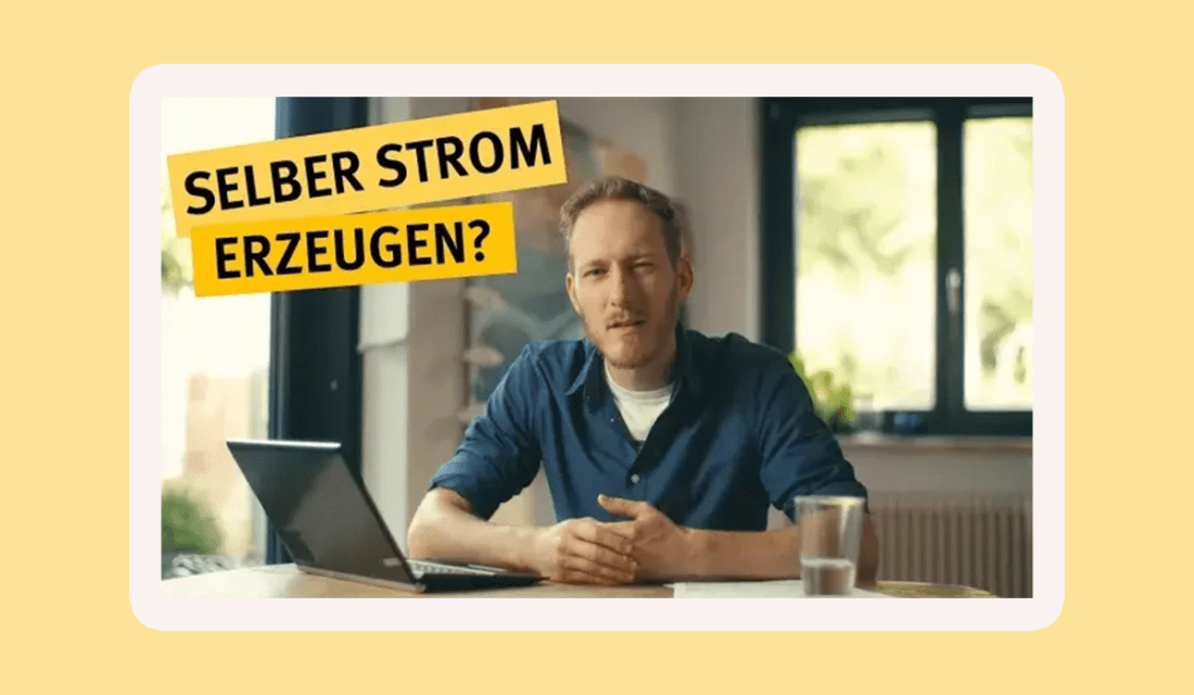 Thumbnail eines YouTube-Videos zum Thema Steckersolar mit einem jungen Mann und dem Schriftzug "Selbst Strom erzeugen?"