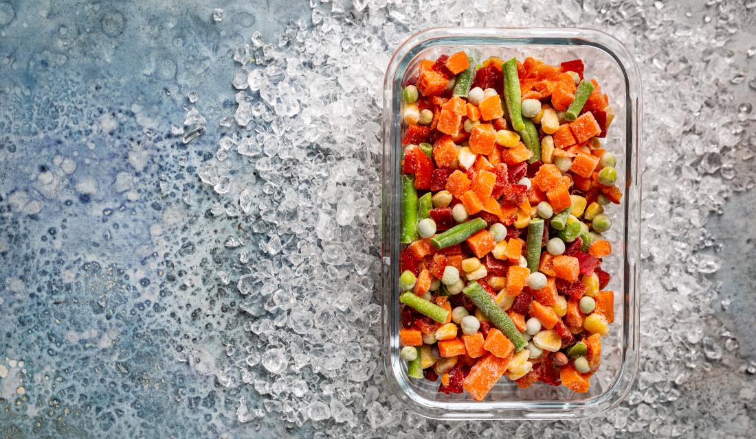 Gefrorenes gemischtes Gemüse in Glasdose