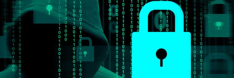 Vorhängeschlösser und Gestalt im Kapuzen-Pulli