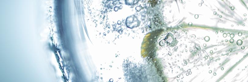 Wasser mit Zitrone