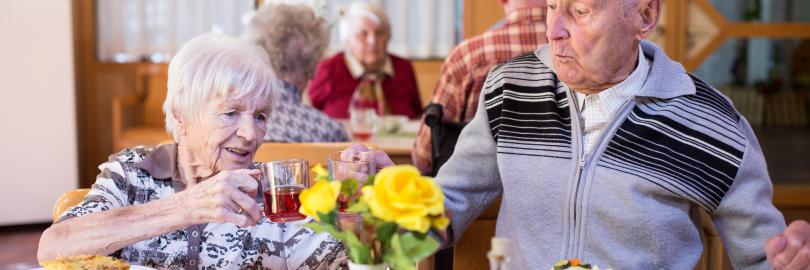 Mittagessen in Gemeinschaft