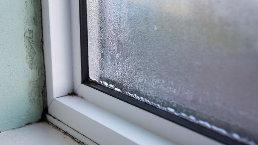 Beschlagenes Fenster Schimmel Fensterecke