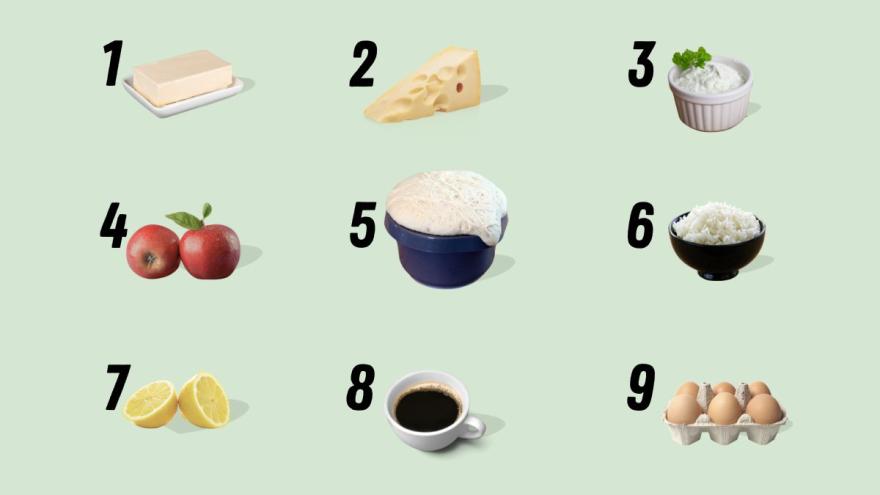 Verschiedene Lebensmitttel, z.B. Hefeteig, Kaffee, Butter, Käse, Quark, Zitronen, Eier