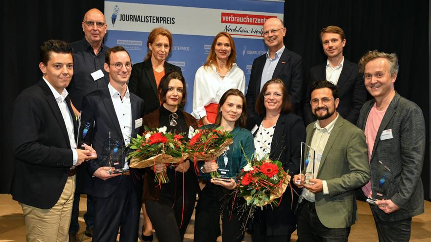 Gruppenbild mit Gewinnern und Jury
