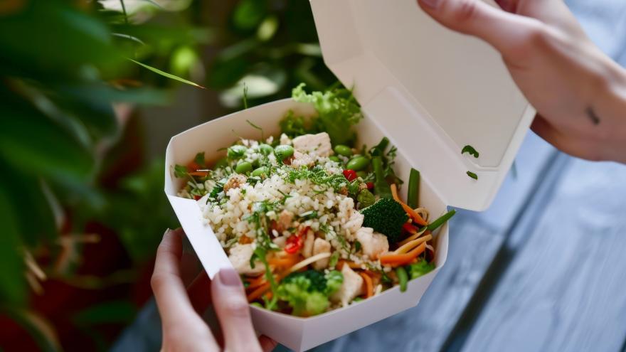 Eine Mahlzeit in einer to-go-Box