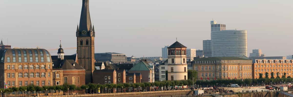 Panorama des Rheinufers in Düsseldorf
