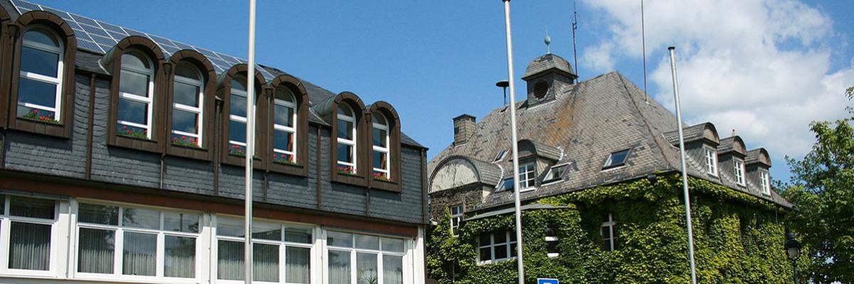 Rathaus, Neu- und Altbau, Hinterm Wall in Neuenrade